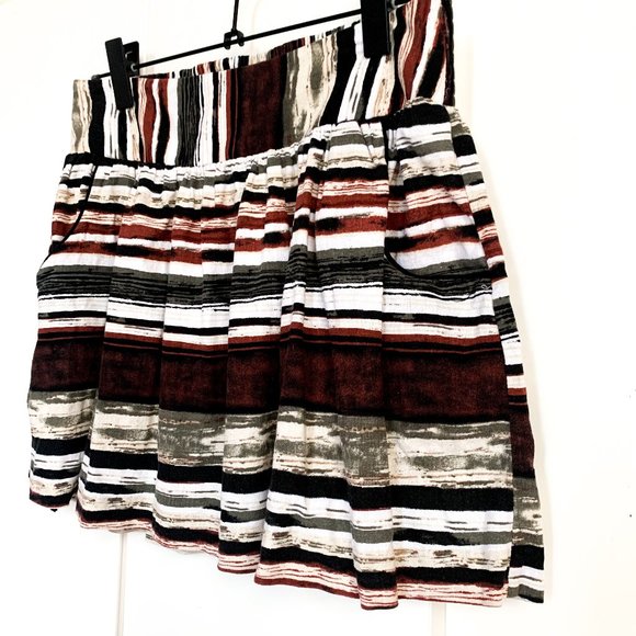 Charlotte Russe Dresses & Skirts - high waist wide waistband mini flare skirt pockets